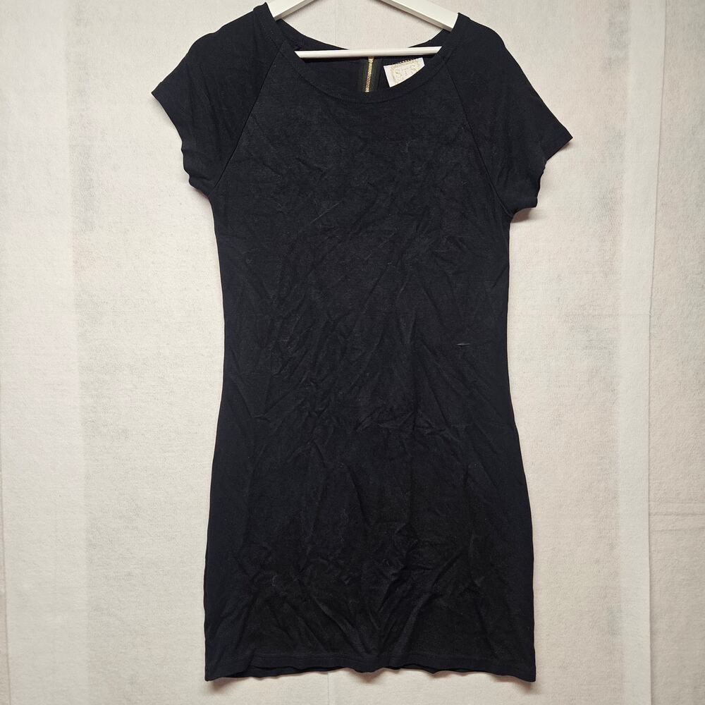 Sail to Sable STS Black Knit Shift Dress Size S Cap Sleeve Exposed Gold Zipper